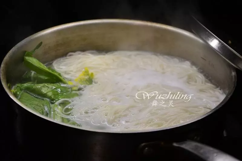 懶人早餐面,5分鐘就可以,酸辣開胃,越吃越愛吃,勝過油潑麵