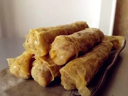 媽媽做的五香卷,簡單又美味,肉餡味道十足!超好吃!!
