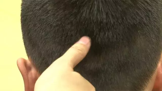 頭上藏著一個「生髮穴」,每天按摩五分鐘效果顯著!