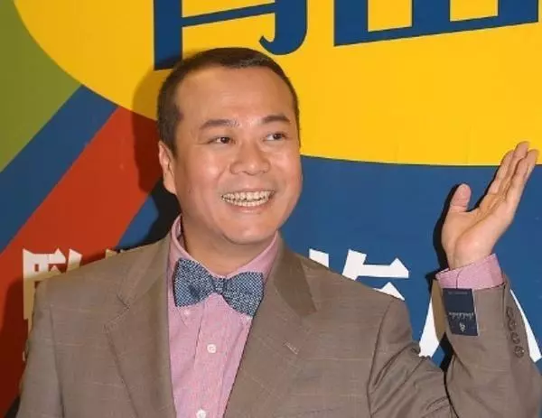 他與女友相愛21年,婚後才知老婆身價700億,入贅當上門女婿,現幸福美滿!