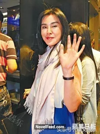 52歲王祖賢「近照曝光」!曾經絕色美貌如今卻「醜到認不出來」!真面目讓大家不敢置信!