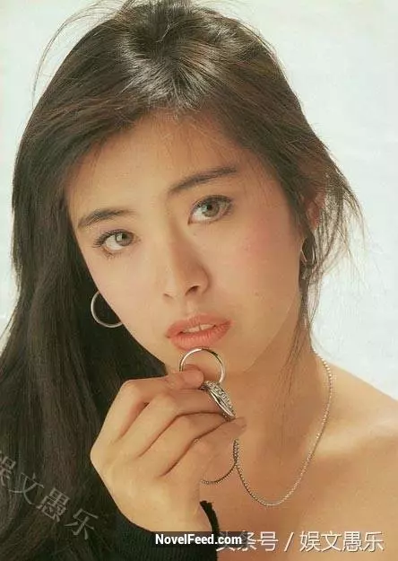 52歲王祖賢「近照曝光」!曾經絕色美貌如今卻「醜到認不出來」!真面目讓大家不敢置信!