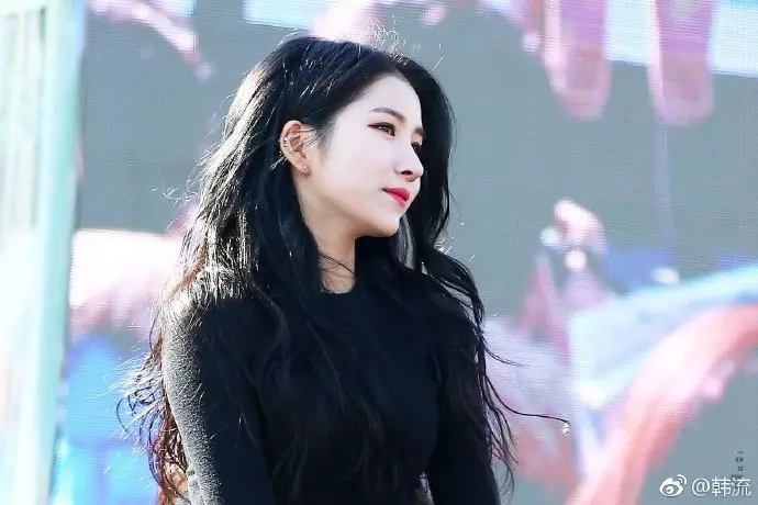 [GFRIEND][分享]190311 theqoo熱議！鼻子超好看的GFRIEND金韶情