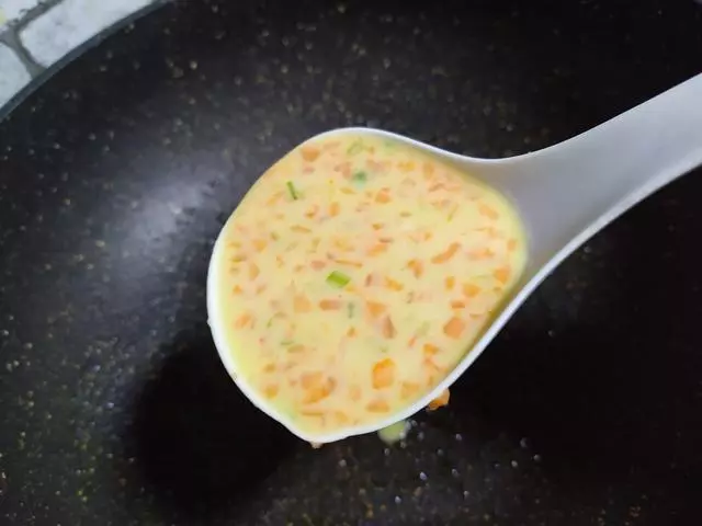 早餐雞蛋別再煮著吃了,簡單快手新做法,比油條營養比包子簡單