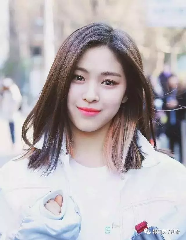 見面會上美貌爆發,被韓網友熱議的女團成員,她不是門面?