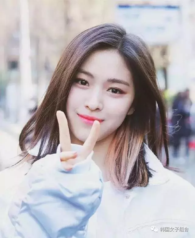 見面會上美貌爆發,被韓網友熱議的女團成員,她不是門面?