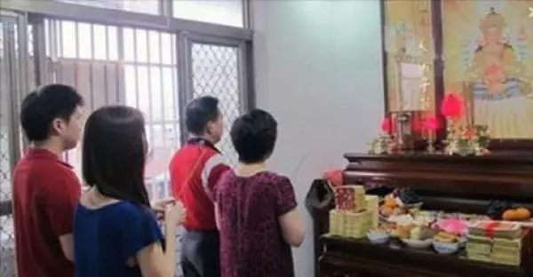 只 要 家 裡 的 神 位 擺 對 了 ,好 運 就 會 跟 你 一 輩 子!
