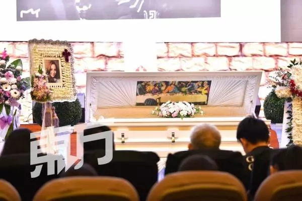 不幸車禍逝世,她逾兩年前低調結婚的老公黃偉津也隨後「曝光」! ~「娶了不得了的天使」 江倩齡老公髮長文悼念愛妻