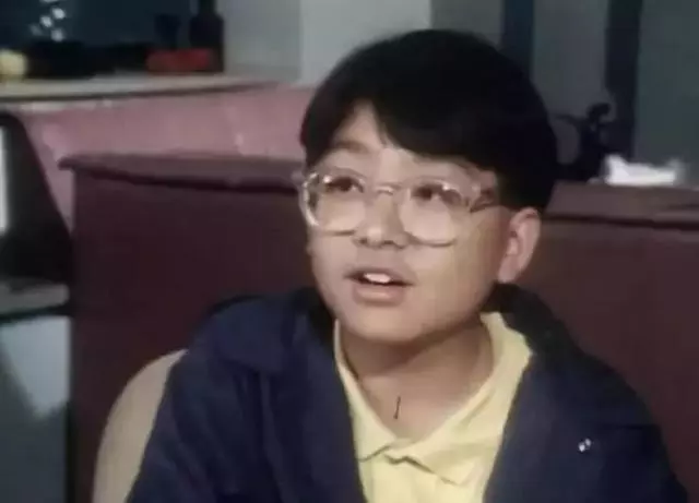 還記得TVB版少年張無忌嗎?息影做保險業,現又成為車仔面老闆!