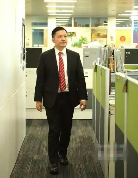 還記得TVB版少年張無忌嗎?息影做保險業,現又成為車仔面老闆!