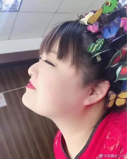 25歲搭檔王祖藍走紅,她被封宅男女神,身材肥胖堪比沈殿霞