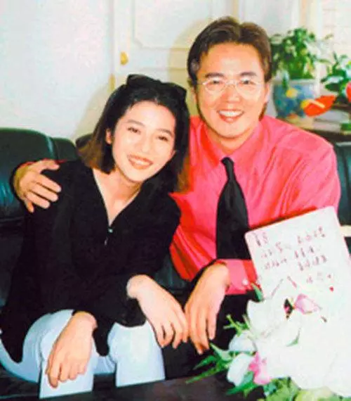 曾是''台灣第一小生'',為娶張庭拋棄原配,今不當演員從商成老闆