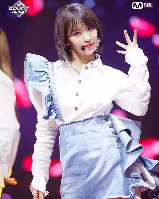 櫻花妹子宮脇咲良韓國出道,換上韓系妝容與時裝不一樣的氣質美