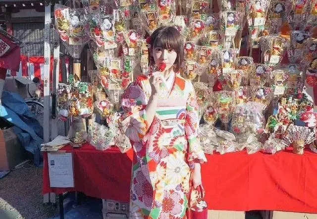 櫻花妹子宮脇咲良韓國出道,換上韓系妝容與時裝不一樣的氣質美