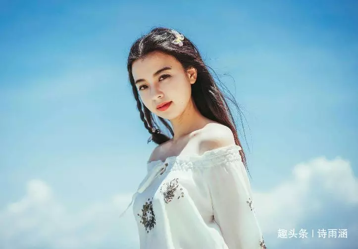 弟弟結婚俺隨禮一萬,晚上看到家族群聊天,俺把家人全拉黑