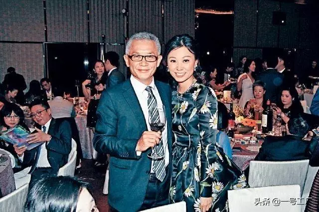 背著妻子愛女星,卻不知道妻子已是家族繼承人,因此錯失千億資產
