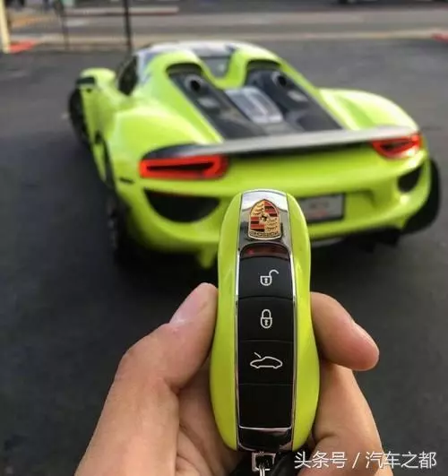 越貴的車，「車鑰匙」就越豪華？看到「法拉利」的鑰匙...我笑了！