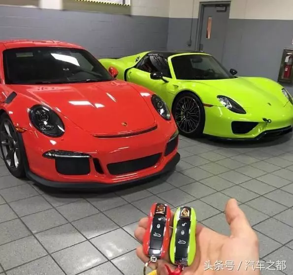 越貴的車，「車鑰匙」就越豪華？看到「法拉利」的鑰匙...我笑了！