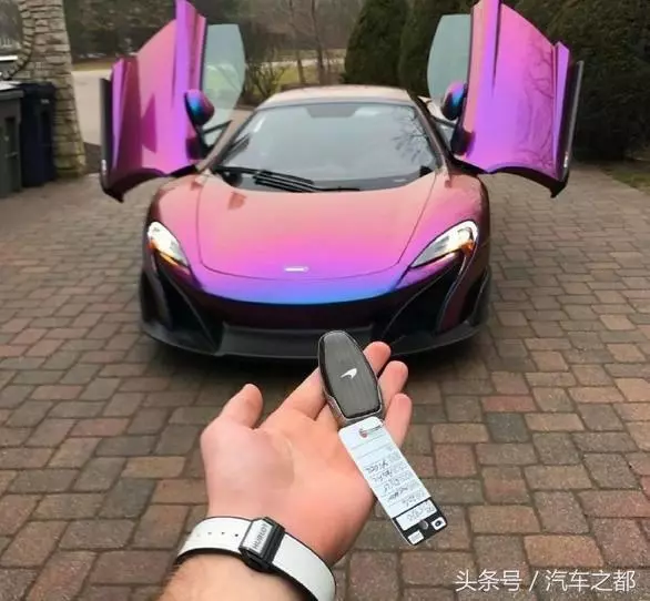 越貴的車，「車鑰匙」就越豪華？看到「法拉利」的鑰匙...我笑了！