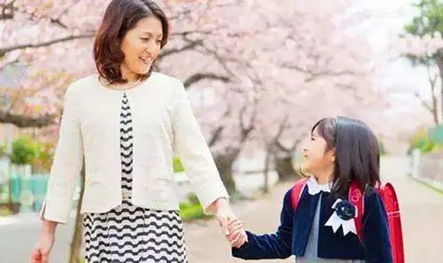 你給孩子穿的衣服,決定他的氣質和未來,父母必知
