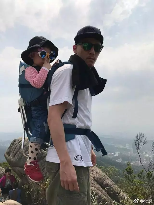 張震為女兒舉辦百人生日宴,沒想到他也是女兒奴啊!