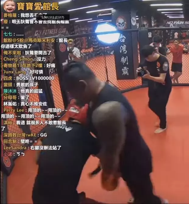 狄鶯要哭了!孫安佐單挑館長完整版... 神速出腳「五分鐘被揍暈」:這腳斷了吧?(影)
