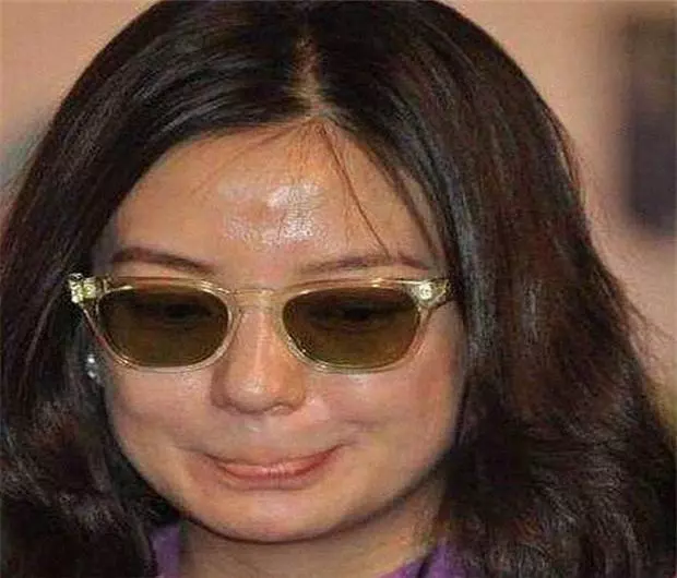 素顏走在街上,無人識的6位女星,是丑到哭還是判若兩人!