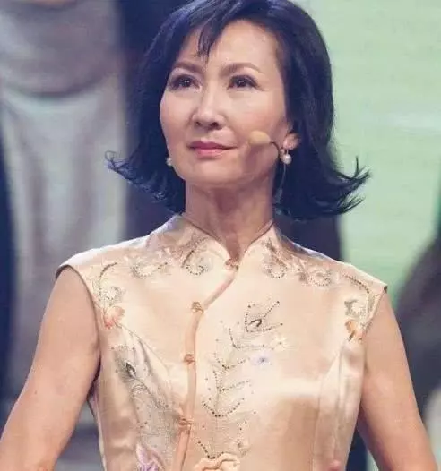 寧靜曝「不老女神」真面目:凍齡全是假象,洗完臉都是黃臉婆!