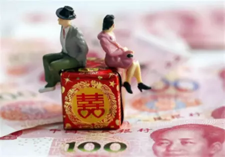 女方父母陪嫁1618萬, 男子喜出望外看到新娘後悔了!