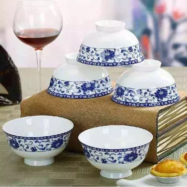 細極思恐......韓國人不端著碗吃飯原來是因為這個!