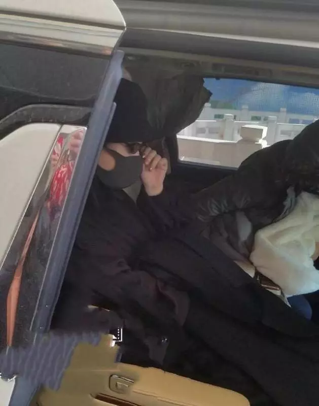 趙麗穎產後3天出院,這才是孕婦真實樣子,與baby、楊冪鮮明對比