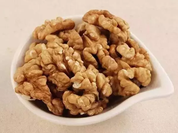 別再用醋泡蒜啦!大蒜加一寶,80歲不血栓,腎如30小年輕!腰不痠了!