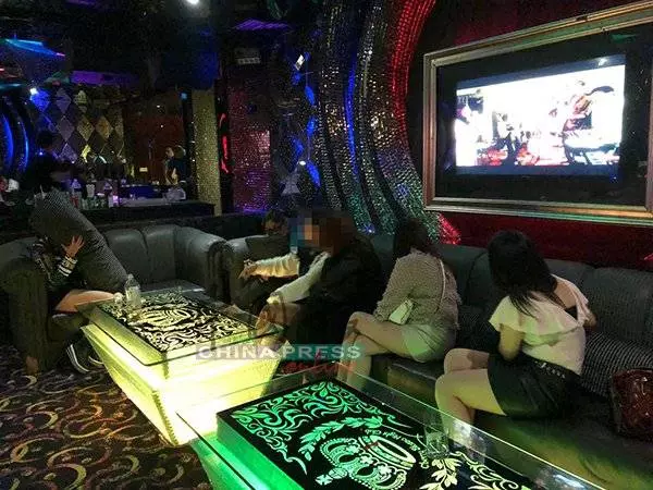 吸過量了?華裔男在KL著名夜店大門口丟命了!網民爆出事發真相!