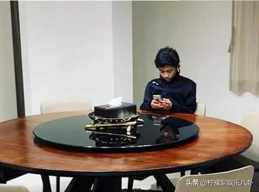 張柏芝發大兒子照片後,謝霆鋒也突然發文,疑似回應舊愛張柏芝!