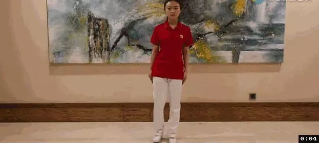每天翻轉手臂2分鐘,上肢經絡全疏通,心臟1年更比1年健康