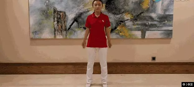 每天翻轉手臂2分鐘,上肢經絡全疏通,心臟1年更比1年健康