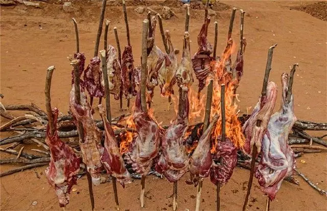 非洲最窮地區「窮到只能吃肉」,為了一把青菜用整車肉去換都願意!