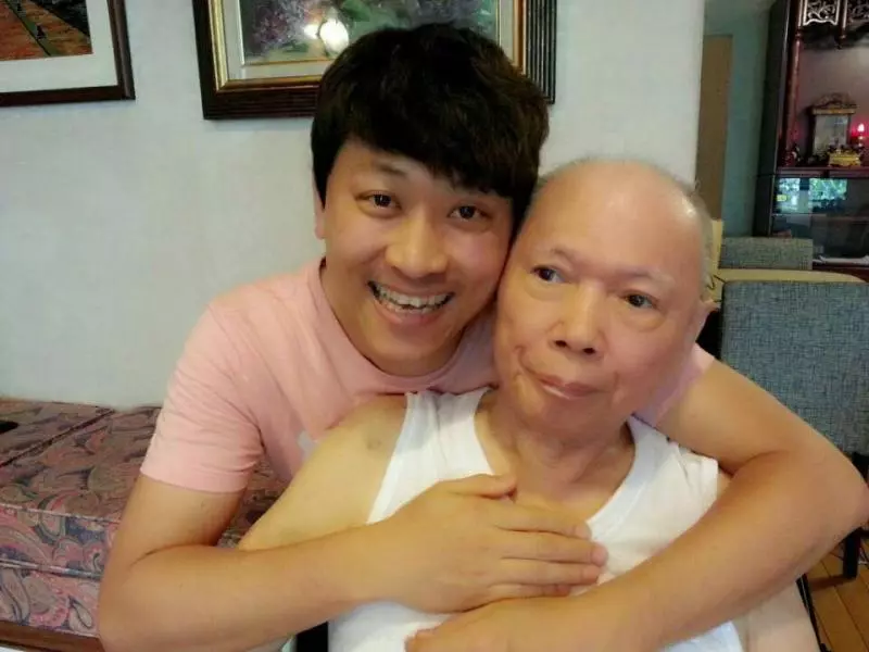 「爸,您畢業了!」侯昌明淚送失智爸最後一程,演藝圈好友致哀送暖!