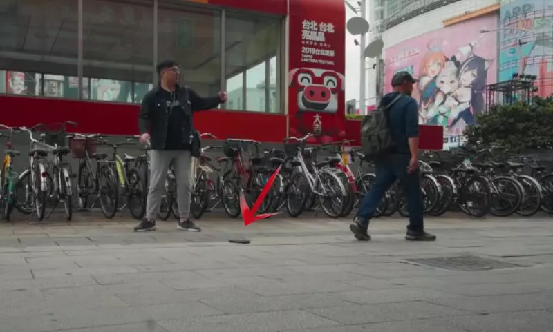 台灣人的「正義」還在嗎?西門町「掉錢包、遇扒手、有人昏倒」...網友看哭了:「以台灣為榮!」
