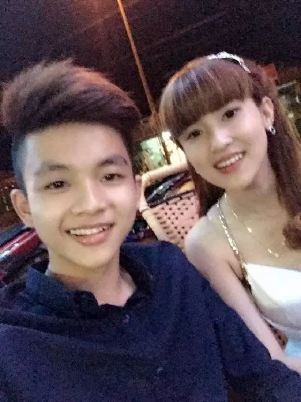 這位17歲小弟爽娶「大10歲女友」嚇到一堆人但大家看完照片全微笑祝福 !