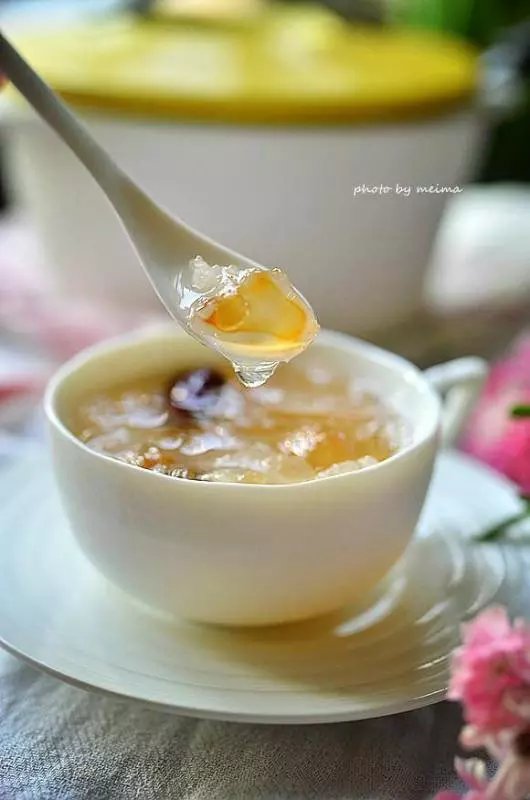 經常喝這個,皮膚想不好都很難——「桃膠銀耳羹」