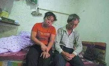 半夜和妻子打電話,妻子忘掛電話,電話傳出的聲音讓他悲痛欲絕