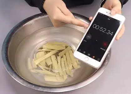 泡腐竹 切記不可只用水 廚房達人教我獨門訣竅 泡的又軟又嫩滑