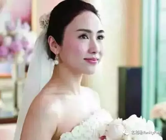 搶別人老公,嫁殘疾富豪,公司上市 你們卻只好奇她怎麼懷的孕!