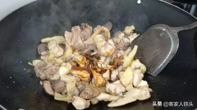 燜雞肉時加上它簡單一做,好吃又下飯,拌汁都能吃下三碗飯,真香!!!