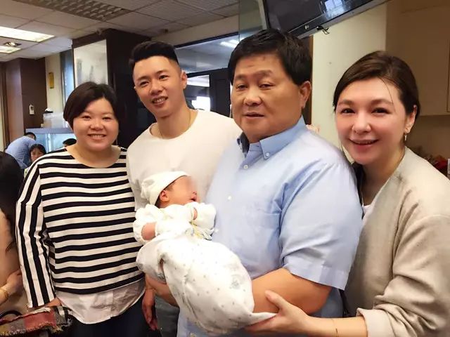 顏家即刻救援!顏清標帥兒「套牢失聯遊法正妹」甜生下2孩 他們「1年後補請婚宴」地點曝光了