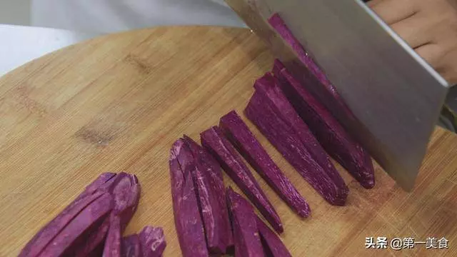 廚師長教你在家做薯條,不蒸不煮不油炸,做法簡單2分鐘學會!
