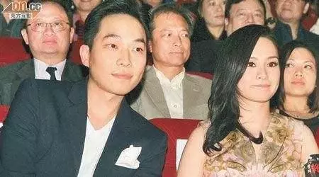 苦盡甘來!阿嬌挺大肚逛街疑似懷孕,老公賴弘國在旁細心呵護~