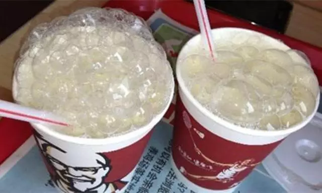 轉發 微博 Qzone 微信 肯德基差評最多的7種食物,「單身狗桶」,「種草可樂」均上榜!