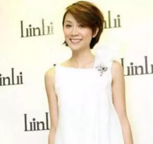 她是為愛甘當小三的瓊女郎,當年是「道明寺的姐姐」!嫁富豪僅三年,就全身長滿腫瘤去世!
